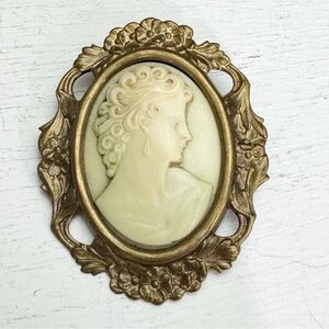 Vintage Antique Green Tone Cameo Brooch with Floral Frame